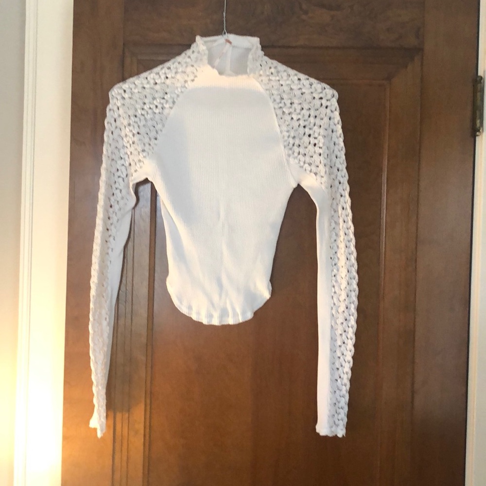 Free People Crochet Mock Neck Too. Size M hardly worn